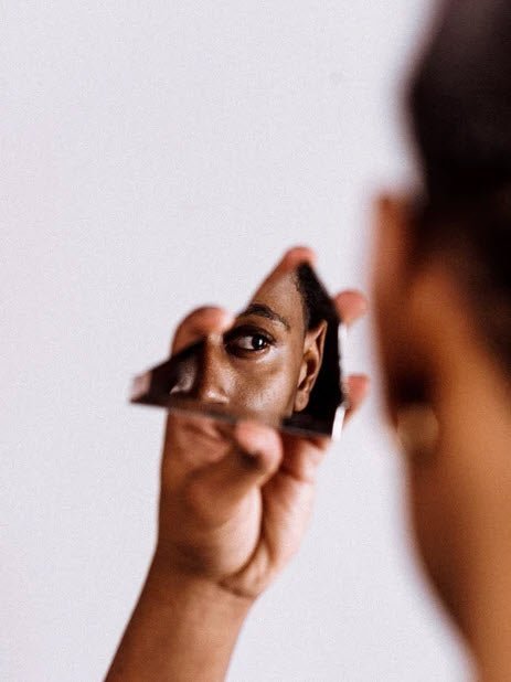 HOW CAN MEN REDUCE DARK CIRCLES UNDER THEIR EYES? - YCODE