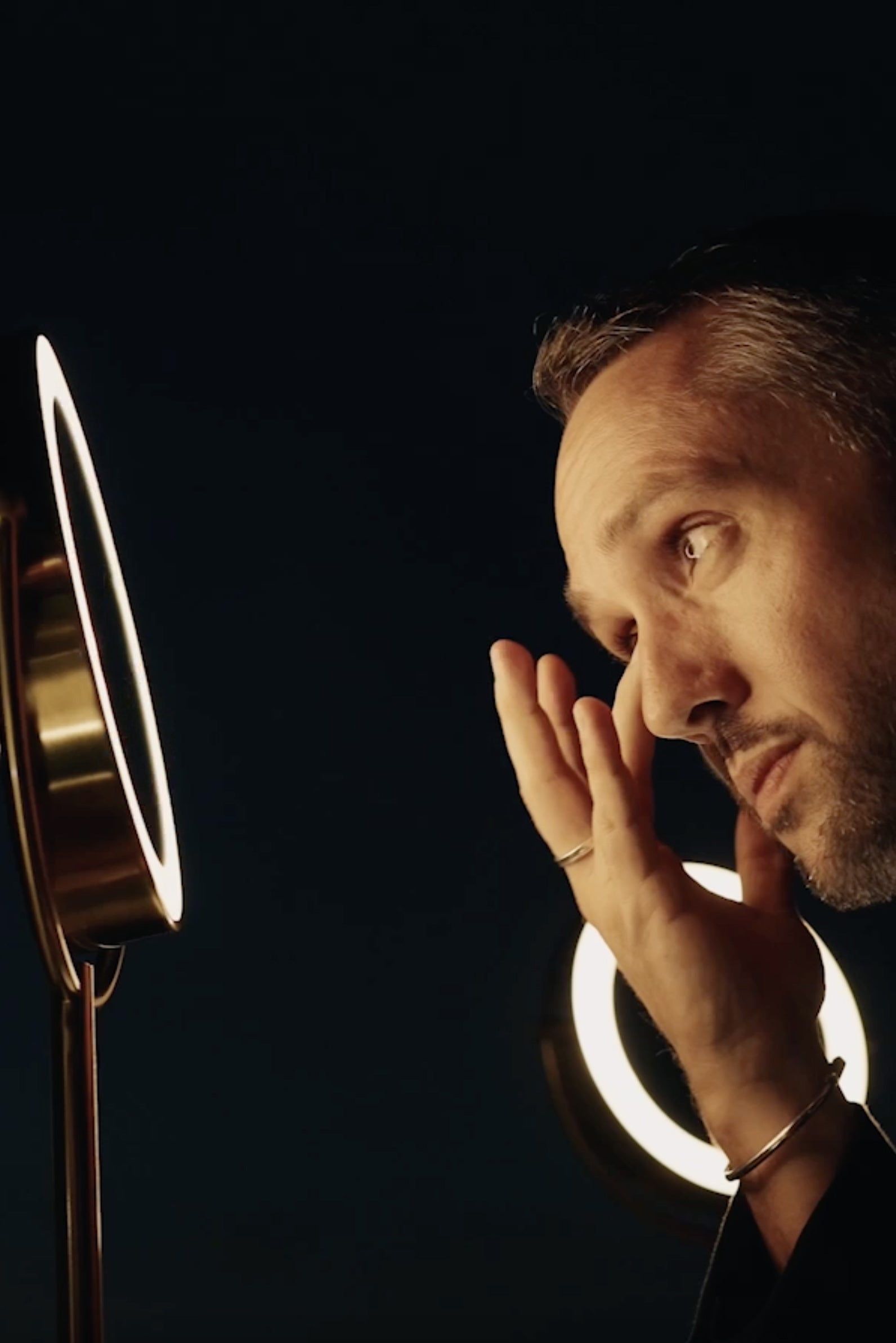 HOW TO USE THE PRODUCT (AND THE TUBE) - The Y Code